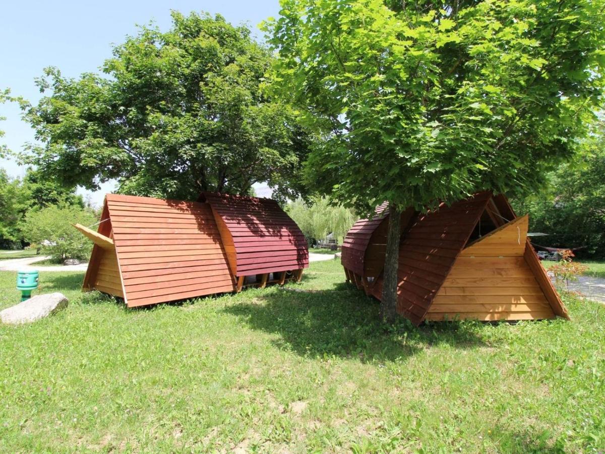 Habitat Createur - Hebergements Insolites Au Camping Municipal "Les Ecureuils" Recoubeau-Jansac Ngoại thất bức ảnh