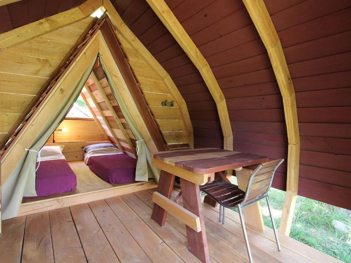 Habitat Createur - Hebergements Insolites Au Camping Municipal "Les Ecureuils" Recoubeau-Jansac Ngoại thất bức ảnh