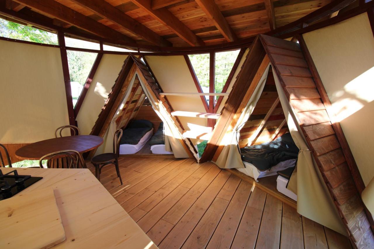 Habitat Createur - Hebergements Insolites Au Camping Municipal "Les Ecureuils" Recoubeau-Jansac Ngoại thất bức ảnh