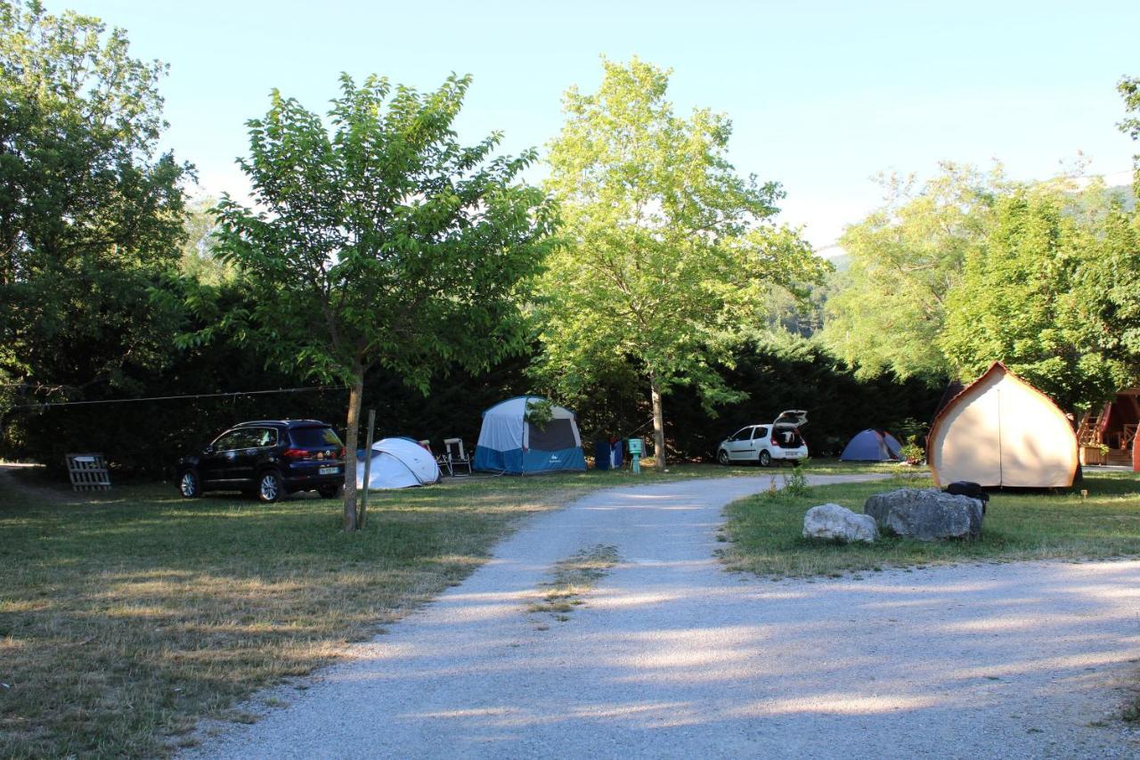 Habitat Createur - Hebergements Insolites Au Camping Municipal "Les Ecureuils" Recoubeau-Jansac Ngoại thất bức ảnh